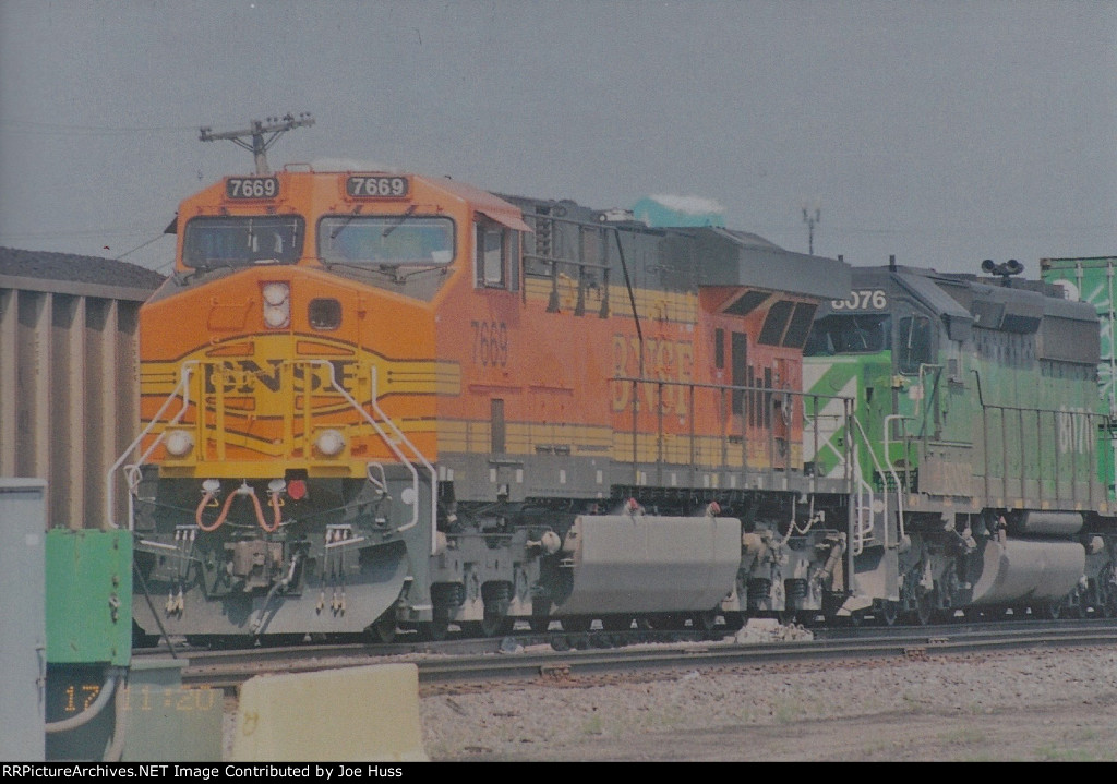 BNSF 7669 East